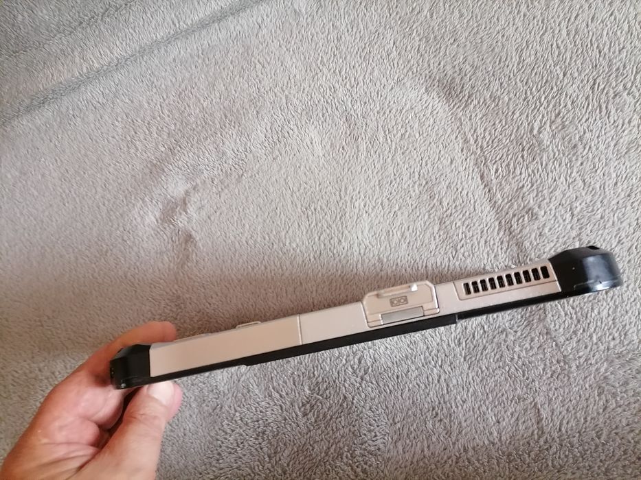 Pancerny tablet panasonic FZ-G1
i5 5 GEN 256GB SSD 
LTE UCHWYT +RYSIK