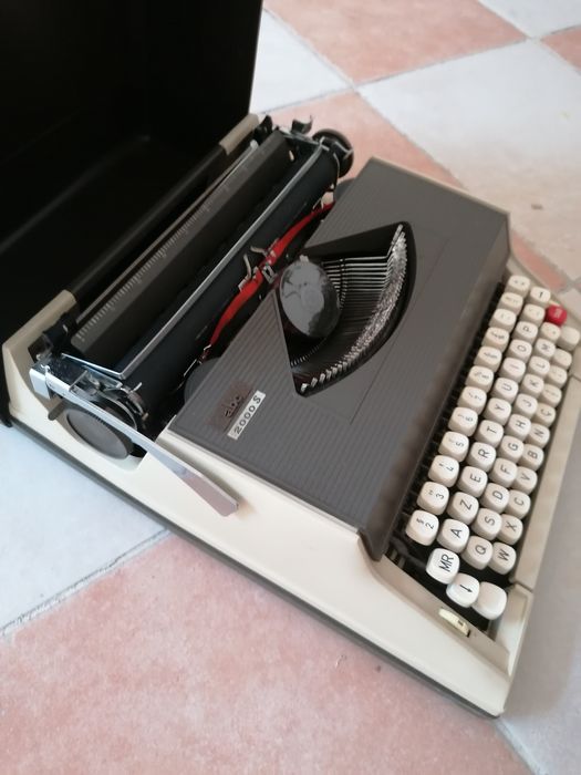 Maquina de escrever abs 2000 S