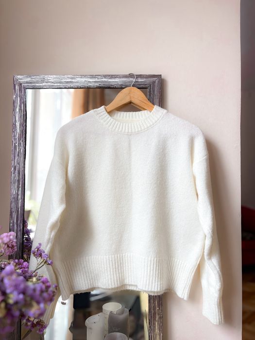 Светер жіночий білий, шерстяний