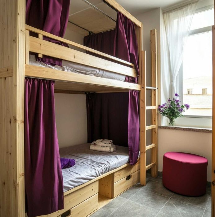 Крутой хостел Центр Киева VIP Койко-места Метро Тараса Шевченка