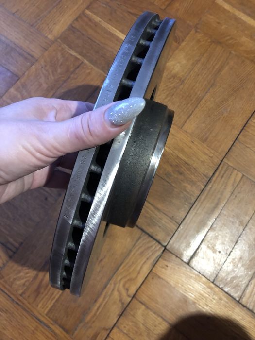 Тормоний діск на Ауди а6