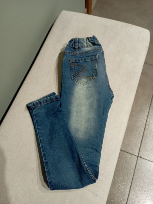 Spodnie dziewczęce 134 jeansy