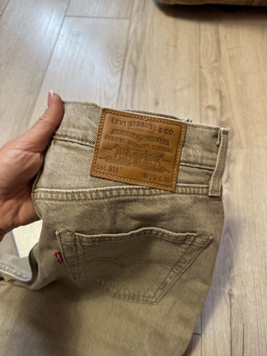 Трендові оливкові джинси Levis