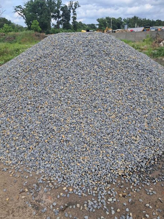 materiały sypkie: Pospółka , ziemia , kamień bazaltowy, split,