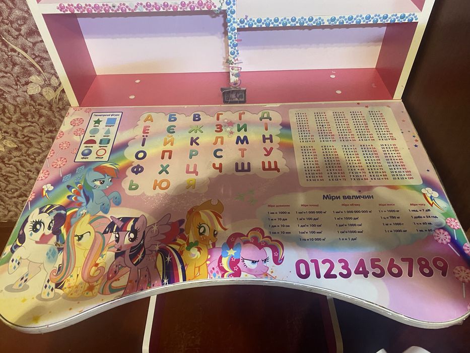 Детский стол и стул