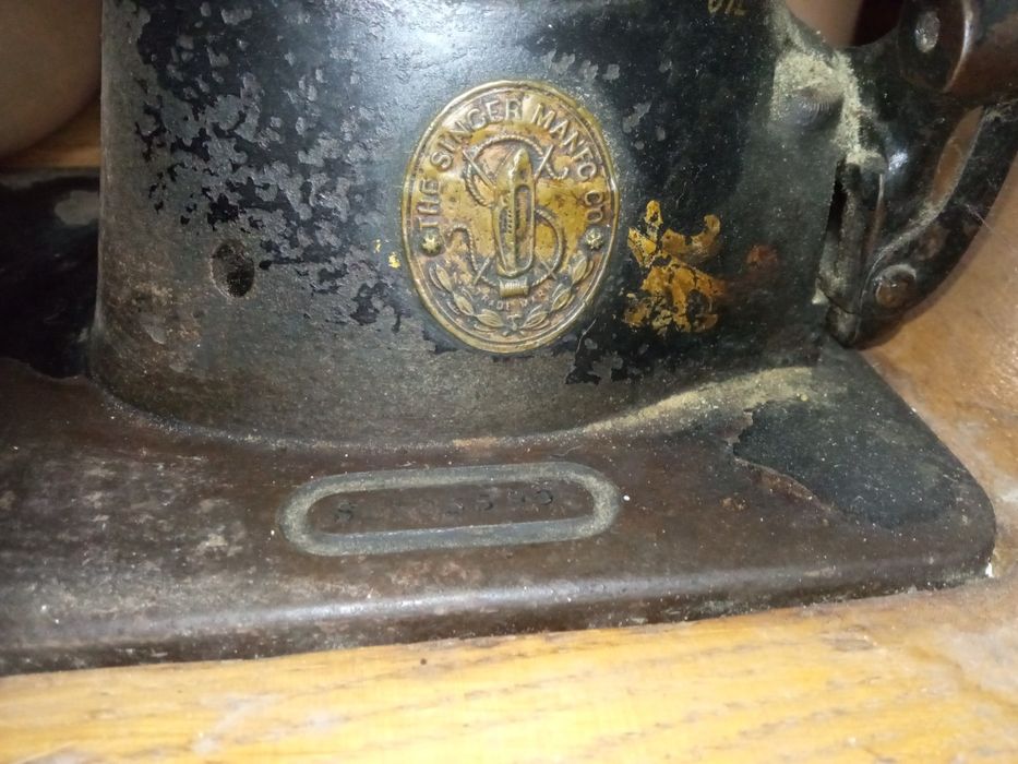 Швейна машинка singer