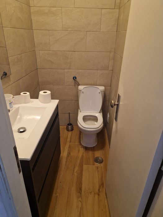 Alugo quarto no entroncamento