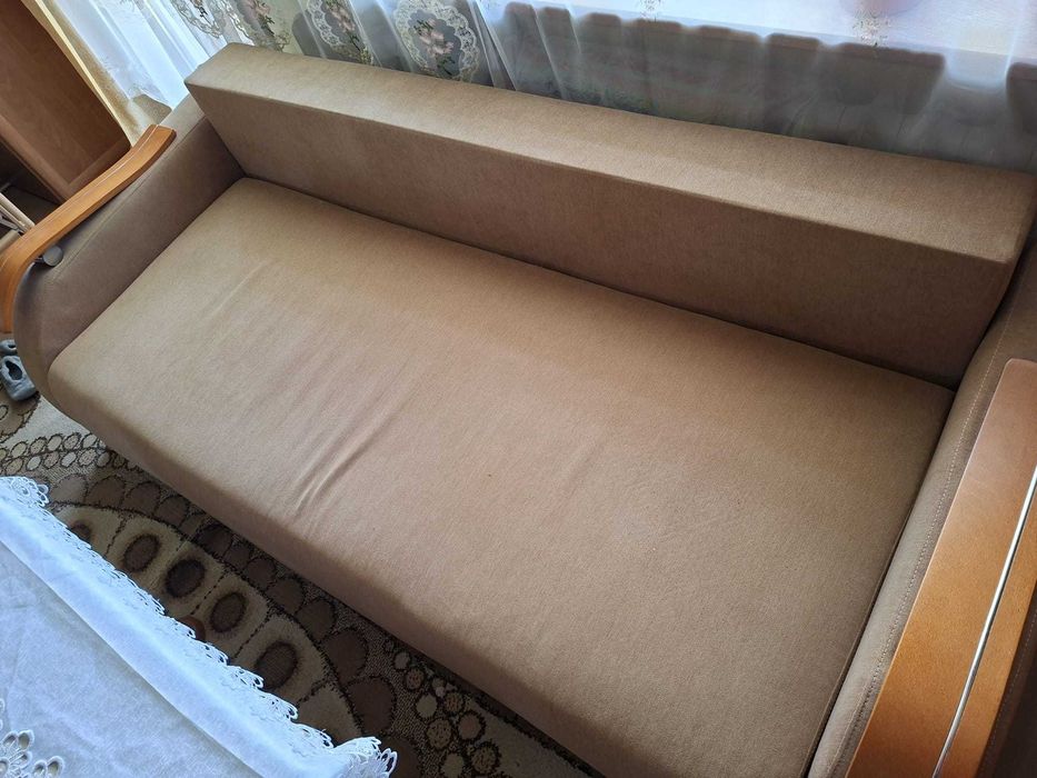 Sofa rozkladana zadbana