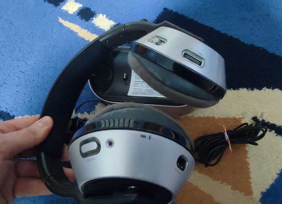 Беспроводные наушники Philips SHC8525 (на запчасти)
