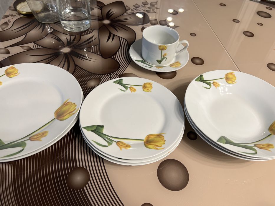 Набір посуду на 6 осіб