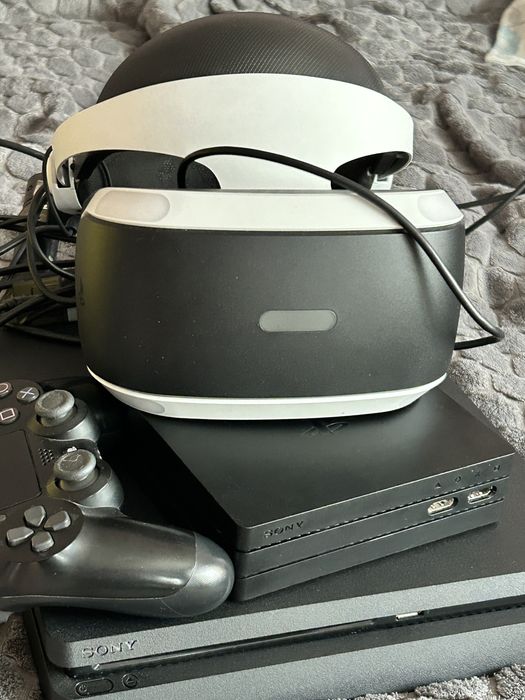 Sony PlayStation 4 Slim + PlayStation VR + геймпад DualShock 4