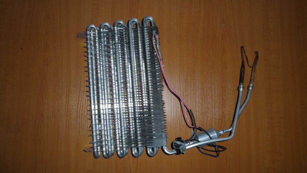 Испаритель для холодильника Whirlpool модель ARC 4020