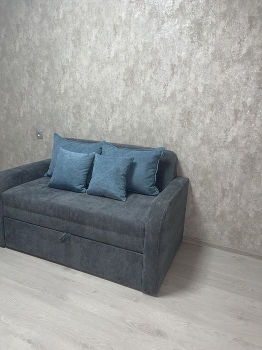 Диван в дитячу кімнату