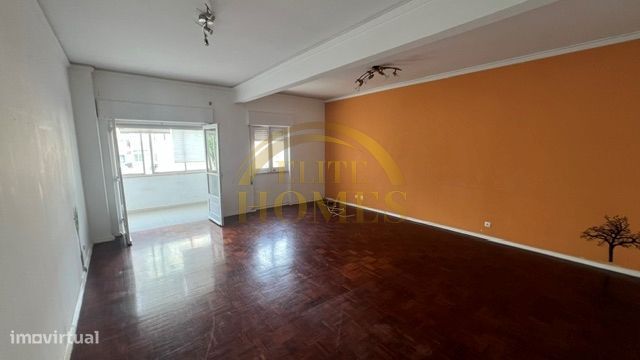 Apartamento T2 em Oeiras.