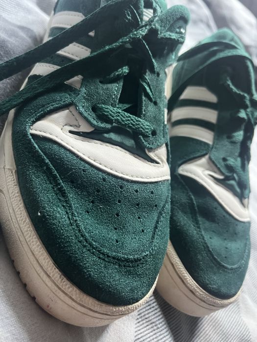 Buty z adidasa zielone