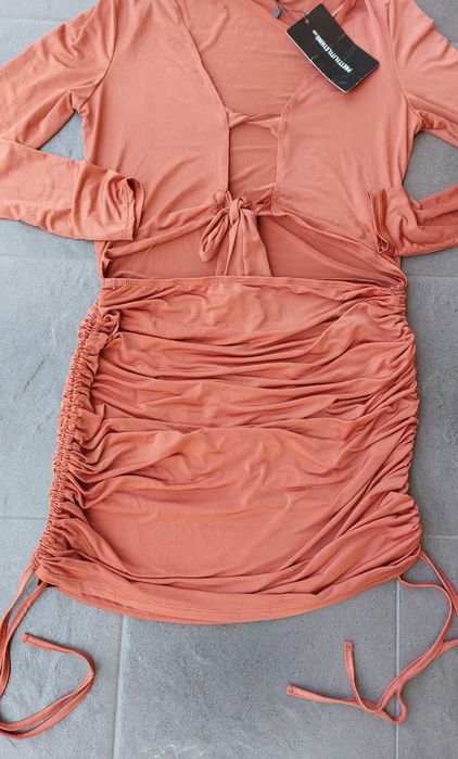 Sukienka mini z długim rękawem wycięcie marszczona sznurki L 40 Nowa