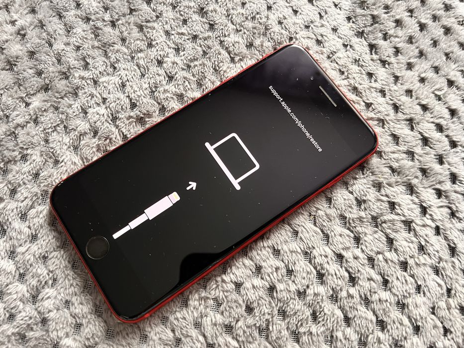 iPhone 8 Plus  wersja Red