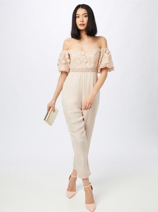 Piękny  kombinezon.