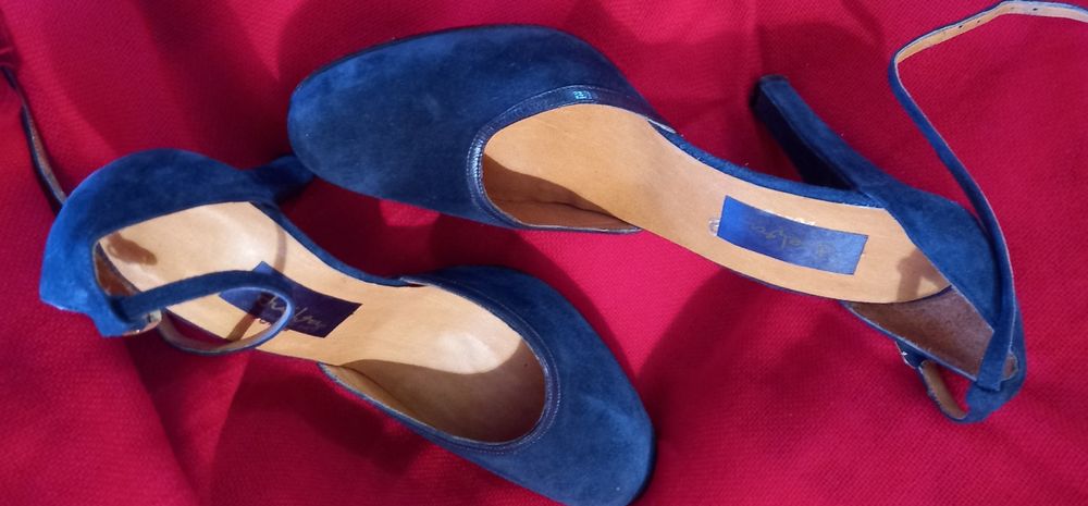 Sapatos números 38 e 39