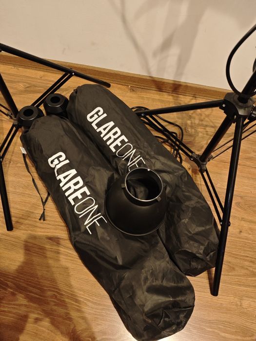 Zestaw oświetlenia studyjnego Quadralite Move 300 + softboxy + statywy