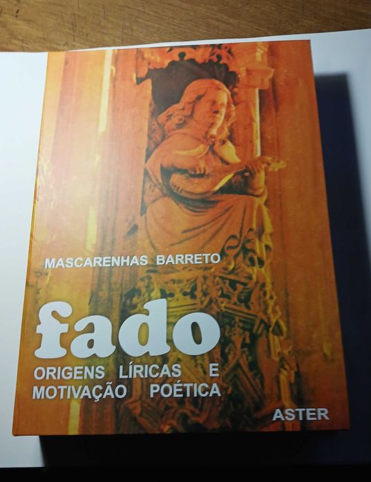Vende-se Livro sobre Fado