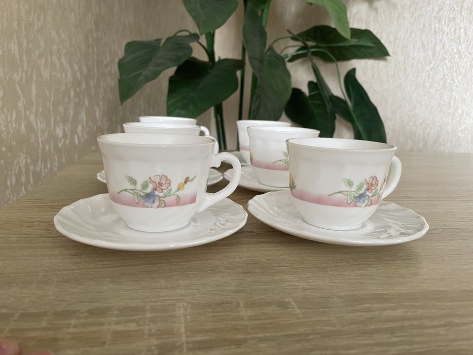 Вінтажний набір чайних чашок і блюдець Arcopal France Victoria з 6 шт
