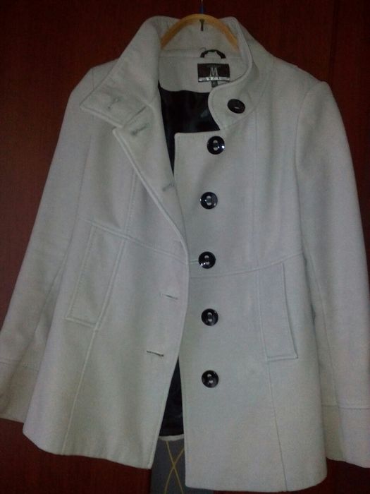 Короткое пальто 46 р.