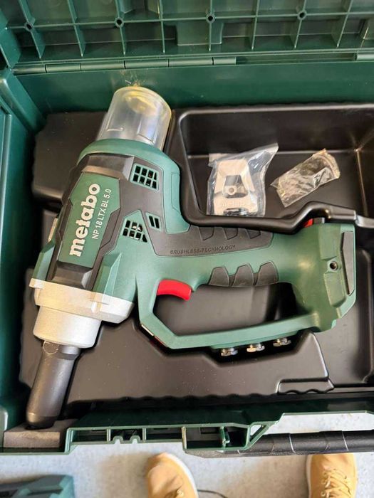 Akumulatorowa wkrętarka do nitów Metabo