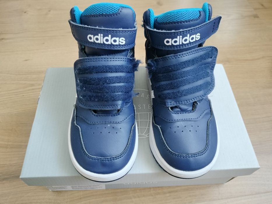 Buty chłopięce Adidas r. 27