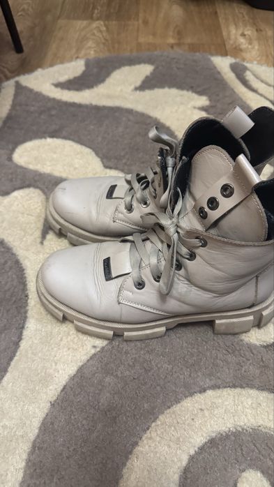 Зимове взуття ботинки