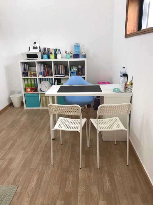 Aluga-se Gabinete/Escritório - manhãs, tardes ou dias