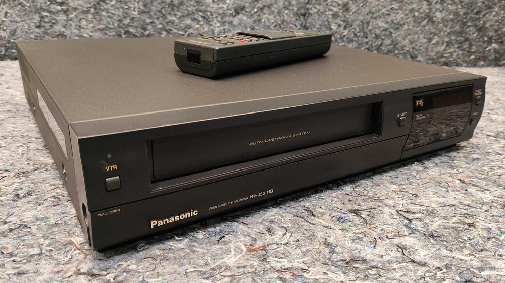 Magnetowid Odtwarzacz VHS Panasonic NV-J33 HQ z pilotem