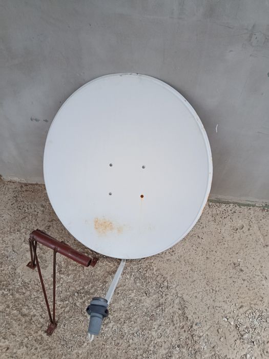 Супутникова антена