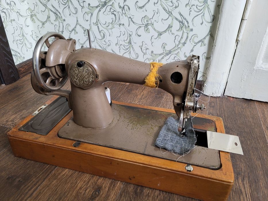 Швейная машина, механическая