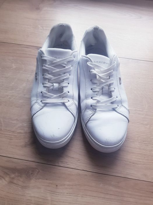 Skórzane buty sportowe damskie marki Tommy Hilfiger rozmiar 39