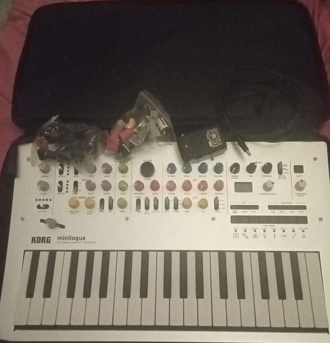 Korg minilogue perfect condition