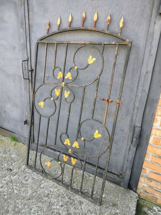 Фіртка металева 90 х 136 з елементами ковки