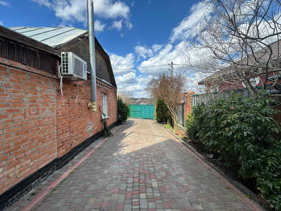 ‼️Центр‼️Цегляний будинок, 255 м², 15 соток, баня та басейн