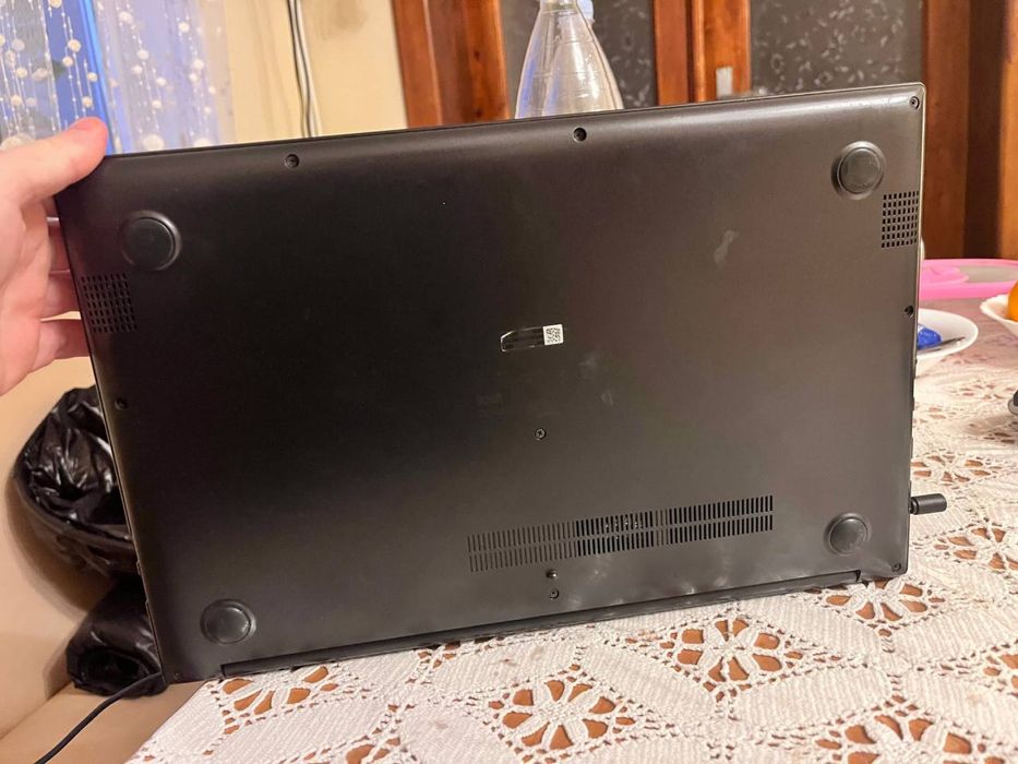 Продам ноутбук asus vivobook + торг