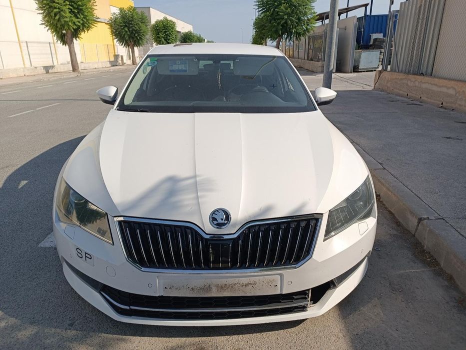 Sistema De Áudio Rádio Cd Skoda Superb Berlina 3V3