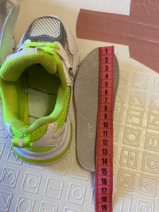 Кросівки дитячи