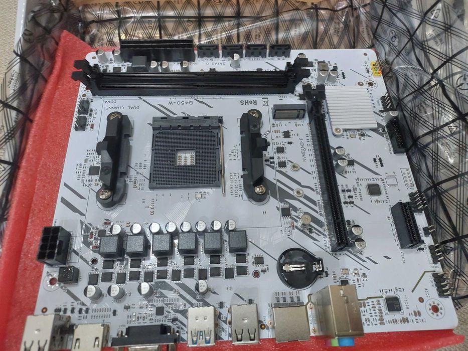 NOVA - Motherboard AMD B450 - AM4 -DDR4-White/Branca (Para Ryzen 5000)64738357132163121
