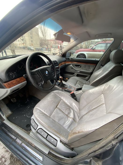 Бмв  е39.