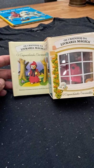 Livro + Usinho de Peluche "Capuchinho Vermelho"