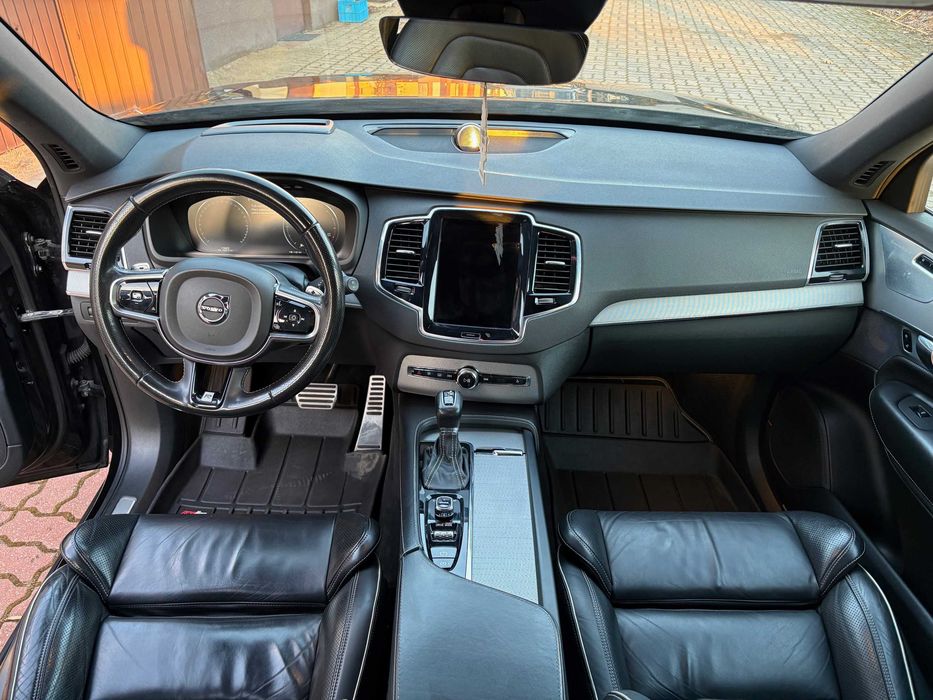 Volvo XC90 D5 AWD  R-design