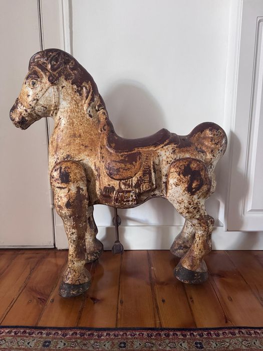 Cavalo francês de grandes dimensões (65x75) do Sec. XIX