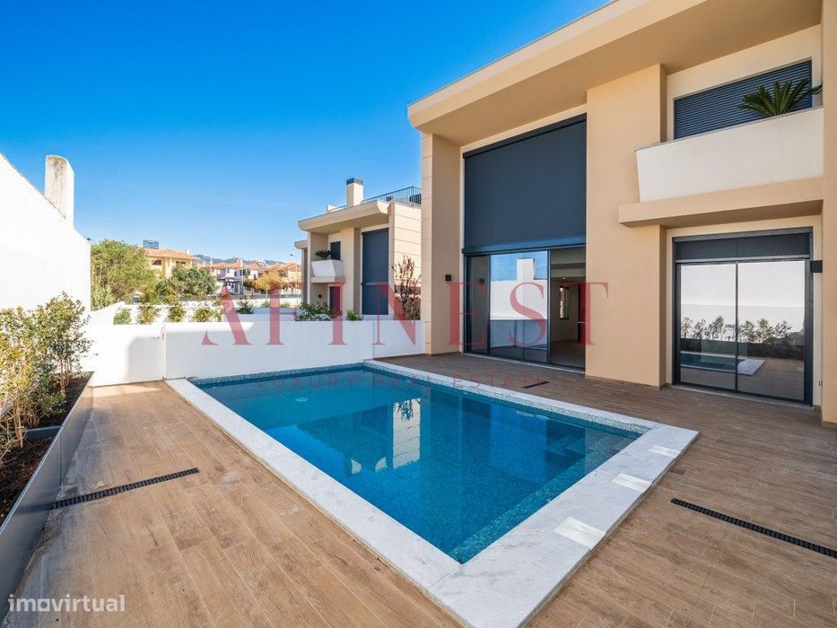 Moradia T4 de Luxo com Rooftop e Vistas Panorâmicas em Cascais