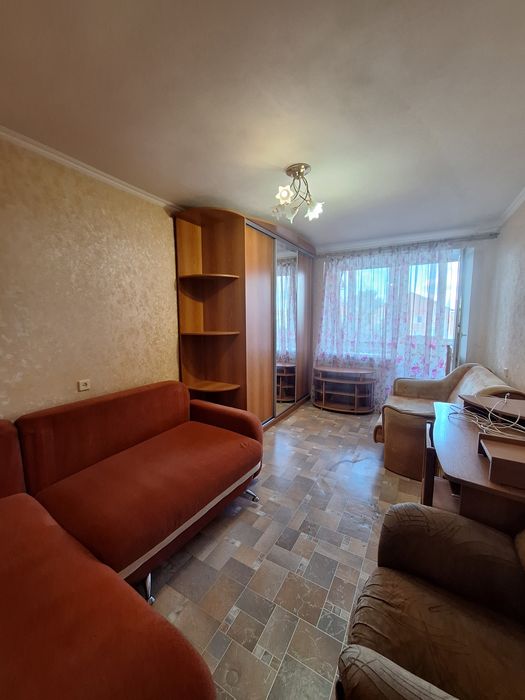 Продаємо 1 кімнатну квартиру  вул. Шкільна