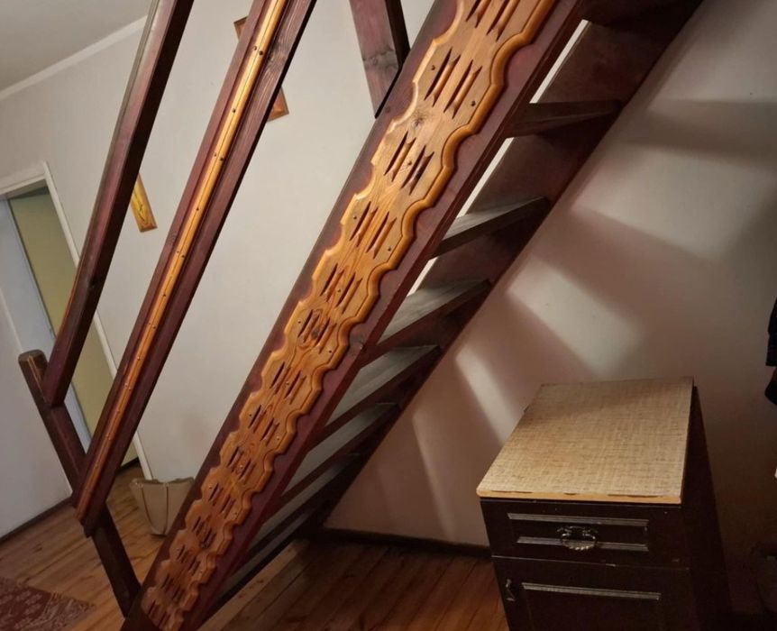 Schody bukowe na piętro