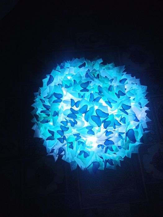 Букет з 55 метеликів з підсвіткою. Букет из бабочек с подсветкой.